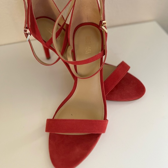 MICHAEL KORS red heels - Picture 7 of 9